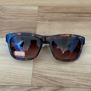 SPY women’s glasses